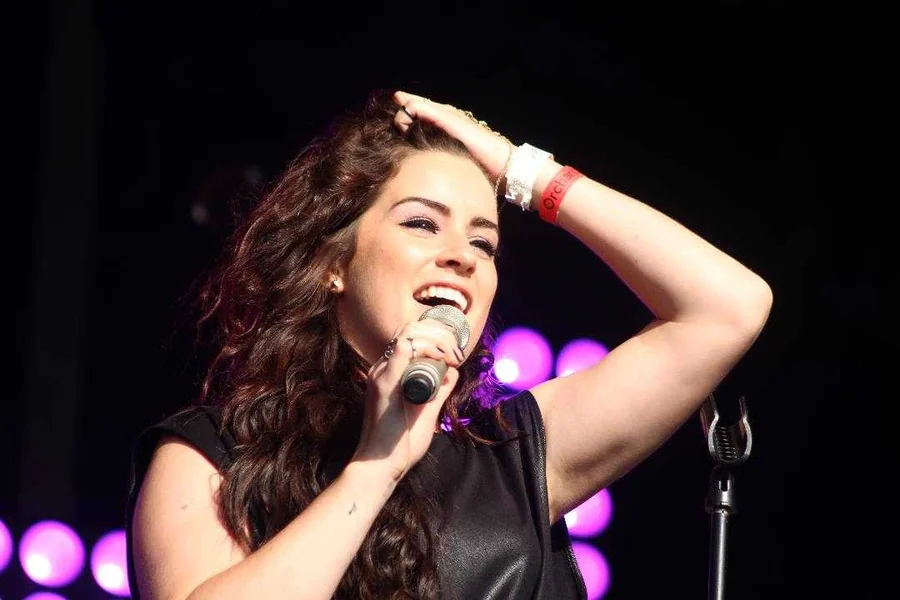 Lucie Jones Net Worth and Career Success Story